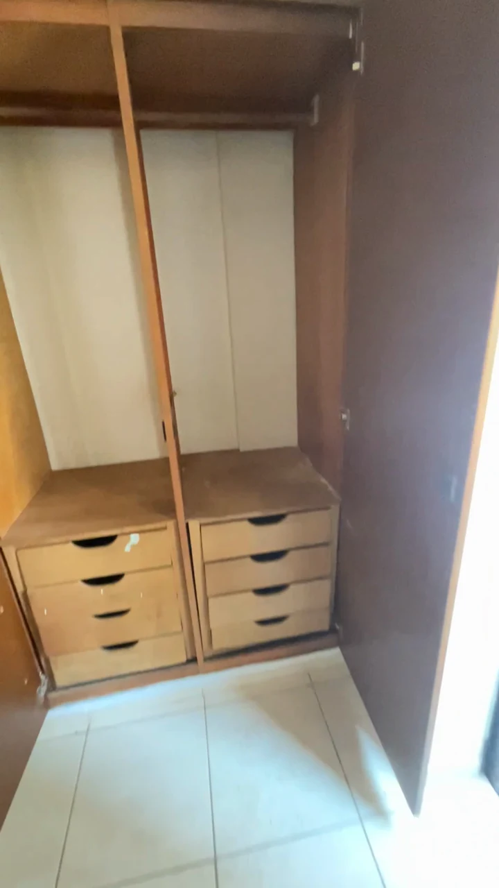 Closet: registro do levantamento antes do projeto