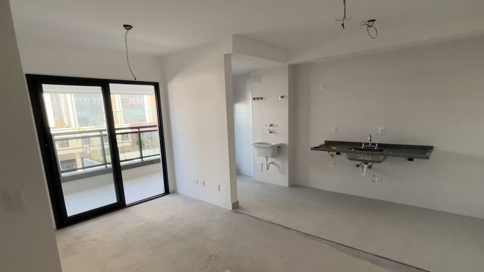 Sala, cozinha e estar no levantamento inicial